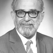 Headshot of Robert Loevinger