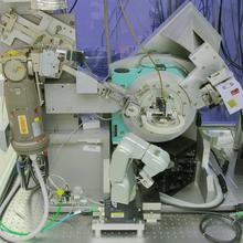 Divergent Beam Diffractometer