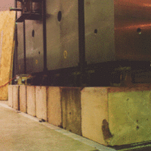 each SURF III block was placed on four jacks