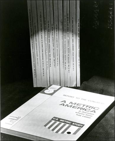 Report to the Congress. A Metric America: A decision whose time has come.