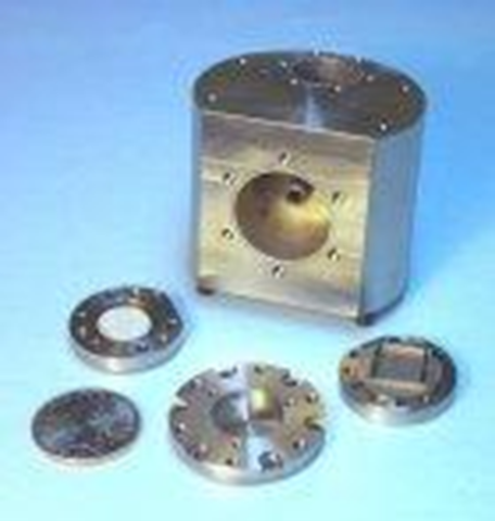 Hybrid cylindrical-Helmholtz resonator